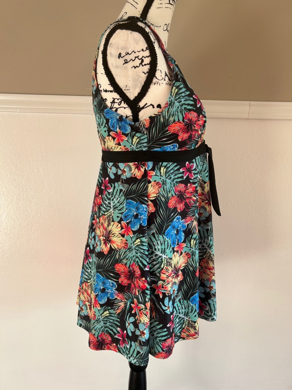 Bathing suit tankini/ tunic top - Picture 2 of 10